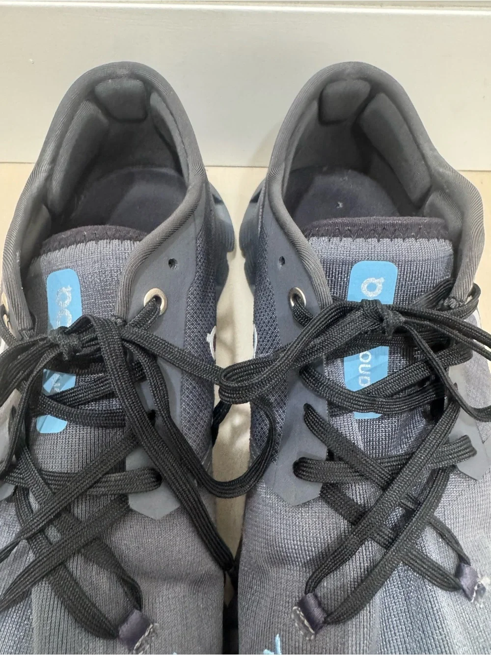 On Running Cloud X 3 Eclipse Magnet Men's US 10 Gym Shoe Athletic Gray Blue